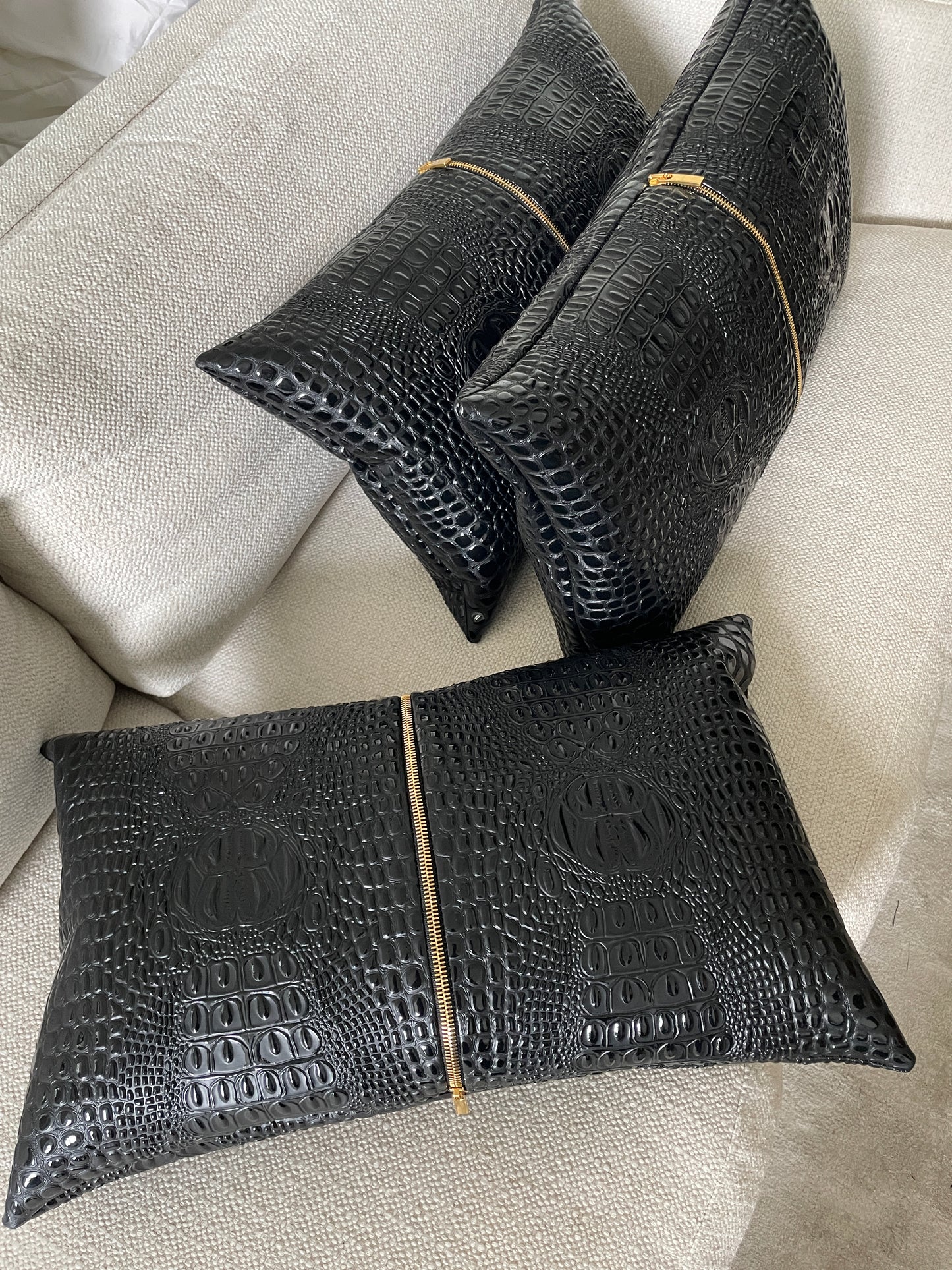 Noir Lumbar | Crocodile skin pillow